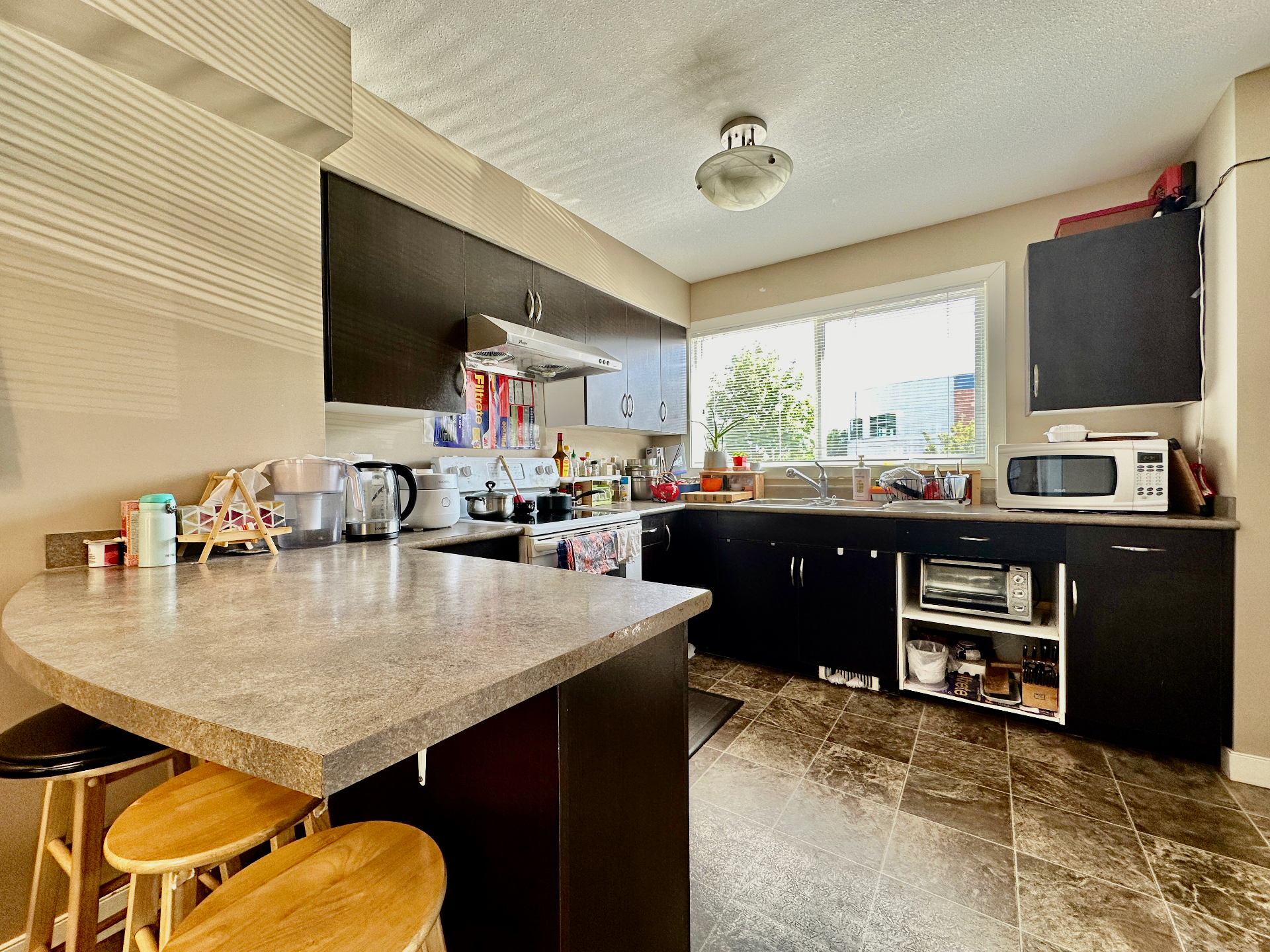 $17.99万萨斯卡通 联排出售——林与唐地产 - 2